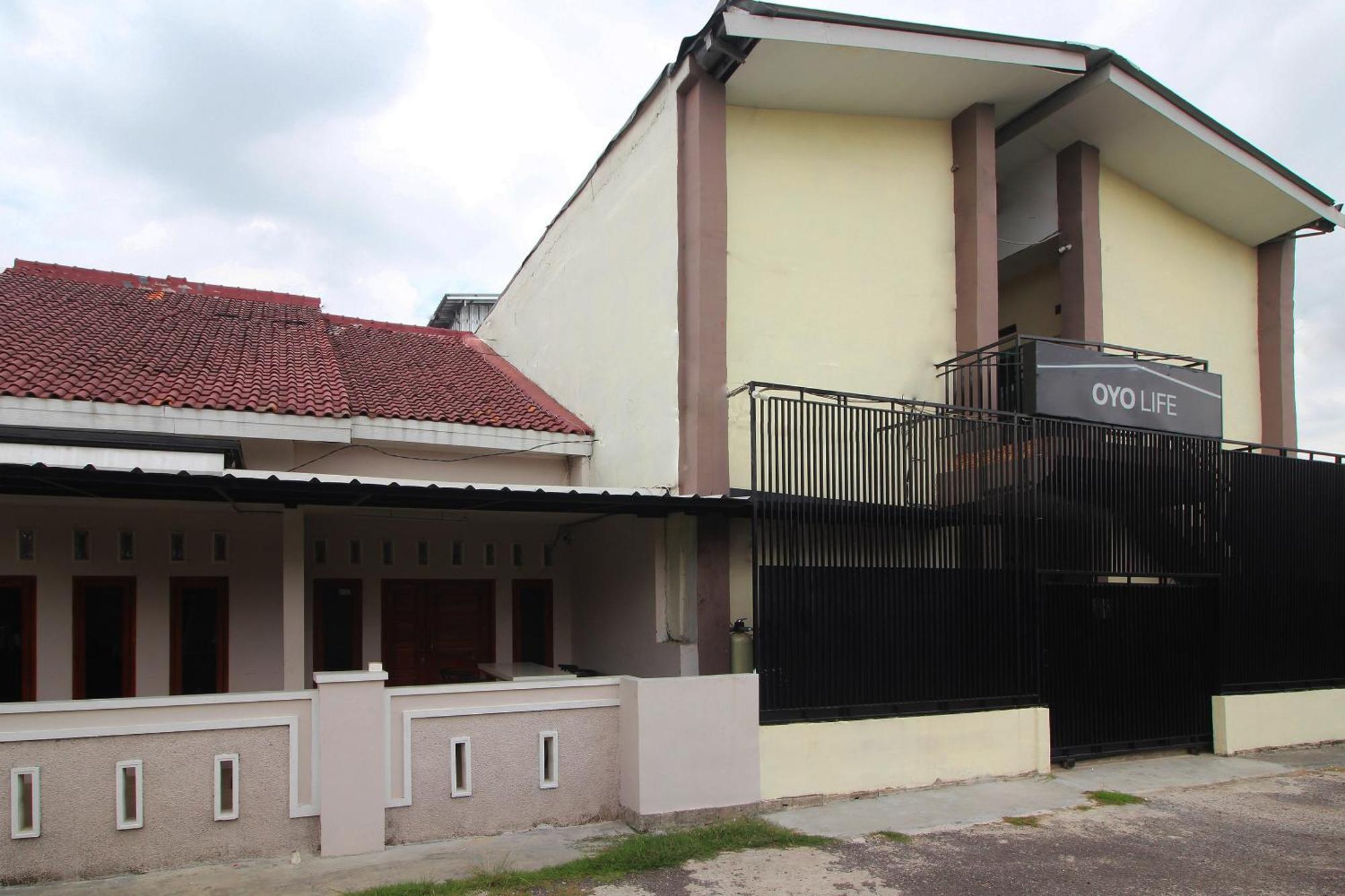 Oyo Life 2273 Pratama Homestay 반다르 람풍 외부 사진
