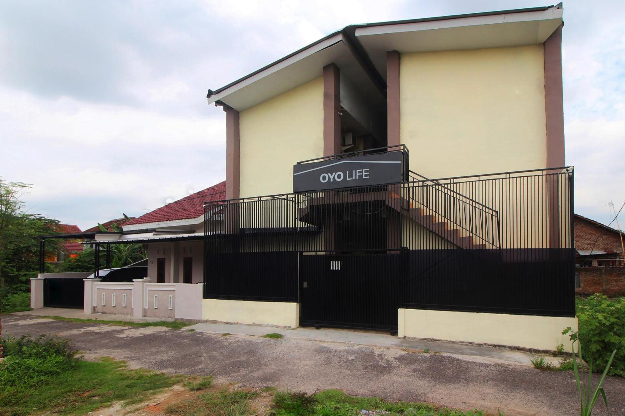 Oyo Life 2273 Pratama Homestay 반다르 람풍 외부 사진