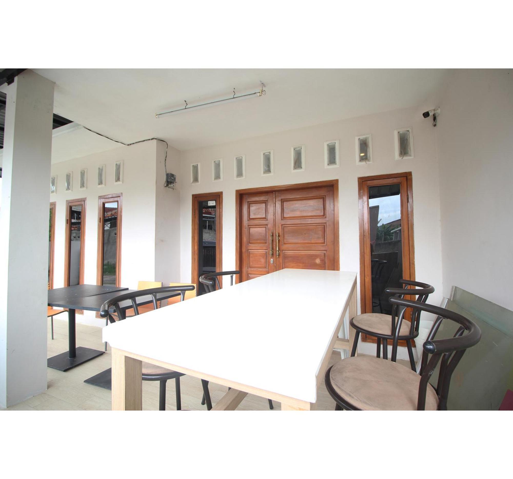 Oyo Life 2273 Pratama Homestay 반다르 람풍 외부 사진